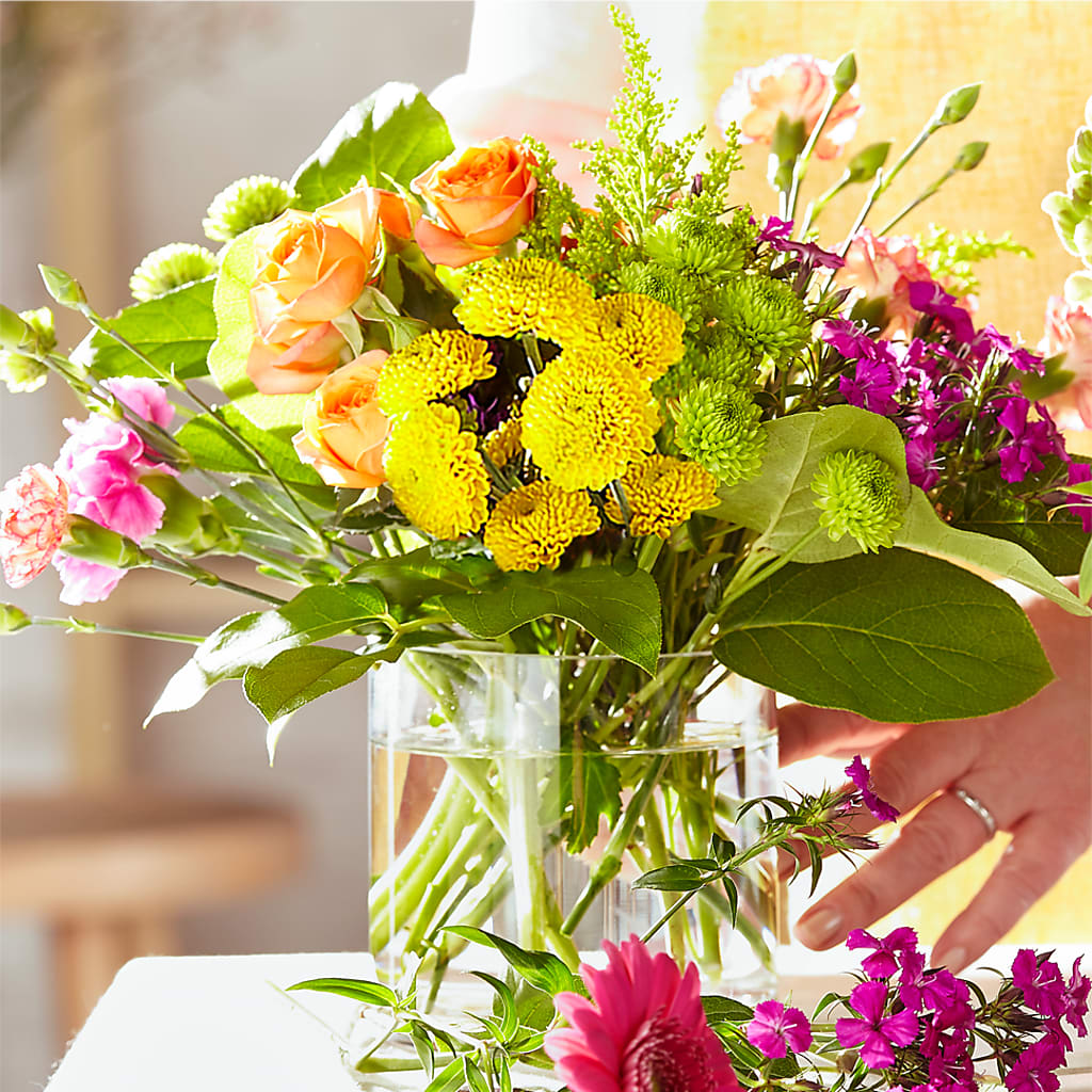 Bold & Bright – A Florist Original – Depot Des Fleurs, Montreal PQ