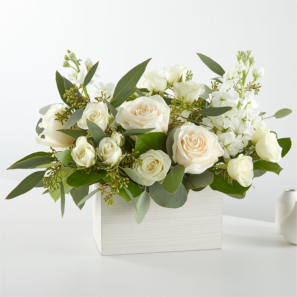 Fresh Linen Box Bouquet – Depot Des Fleurs, Montreal PQ