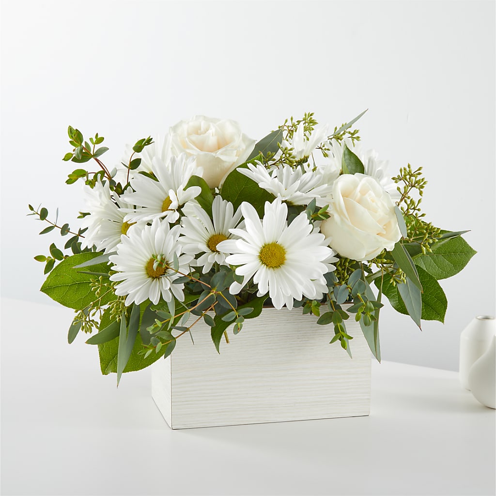 Fresh Linen Box Bouquet – Depot Des Fleurs, Montreal PQ