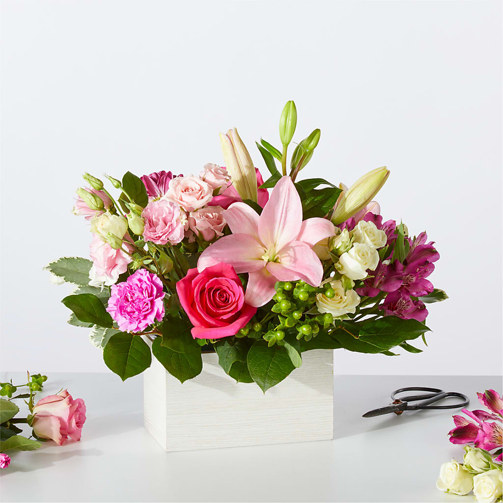 Sweetberry Box – A Florist Original – Depot Des Fleurs, Montreal PQ