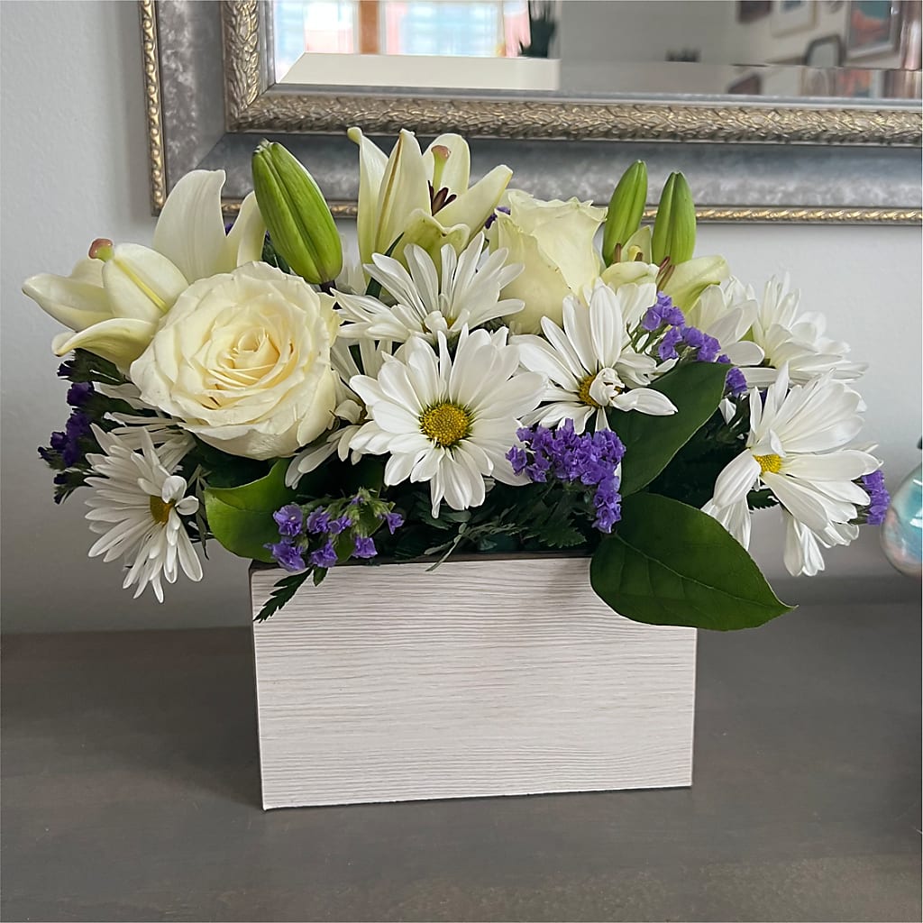 Beyond Blue Box Bouquet – Depot Des Fleurs, Montreal PQ