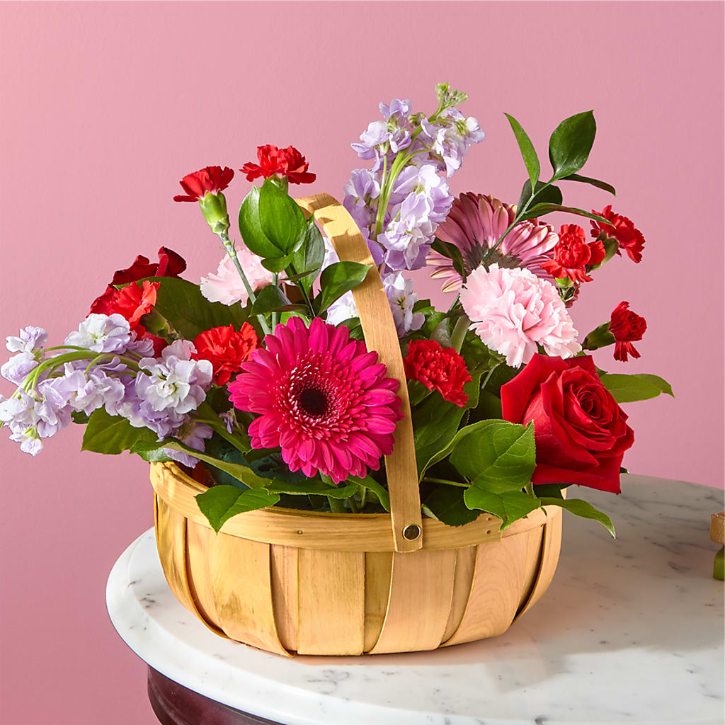 Pink Picnic Basket – Depot Des Fleurs, Montreal PQ