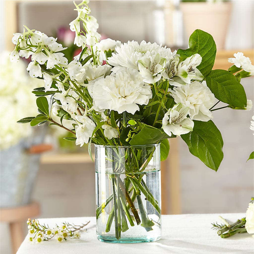 Classic Ivory – A Florist Original – Depot Des Fleurs, Montreal PQ