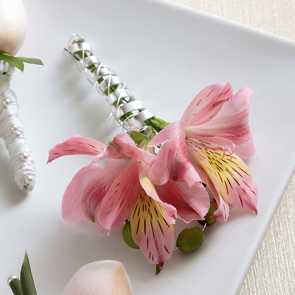 Pink Peruvian Lily Boutonniere – Depot Des Fleurs, Montreal PQ