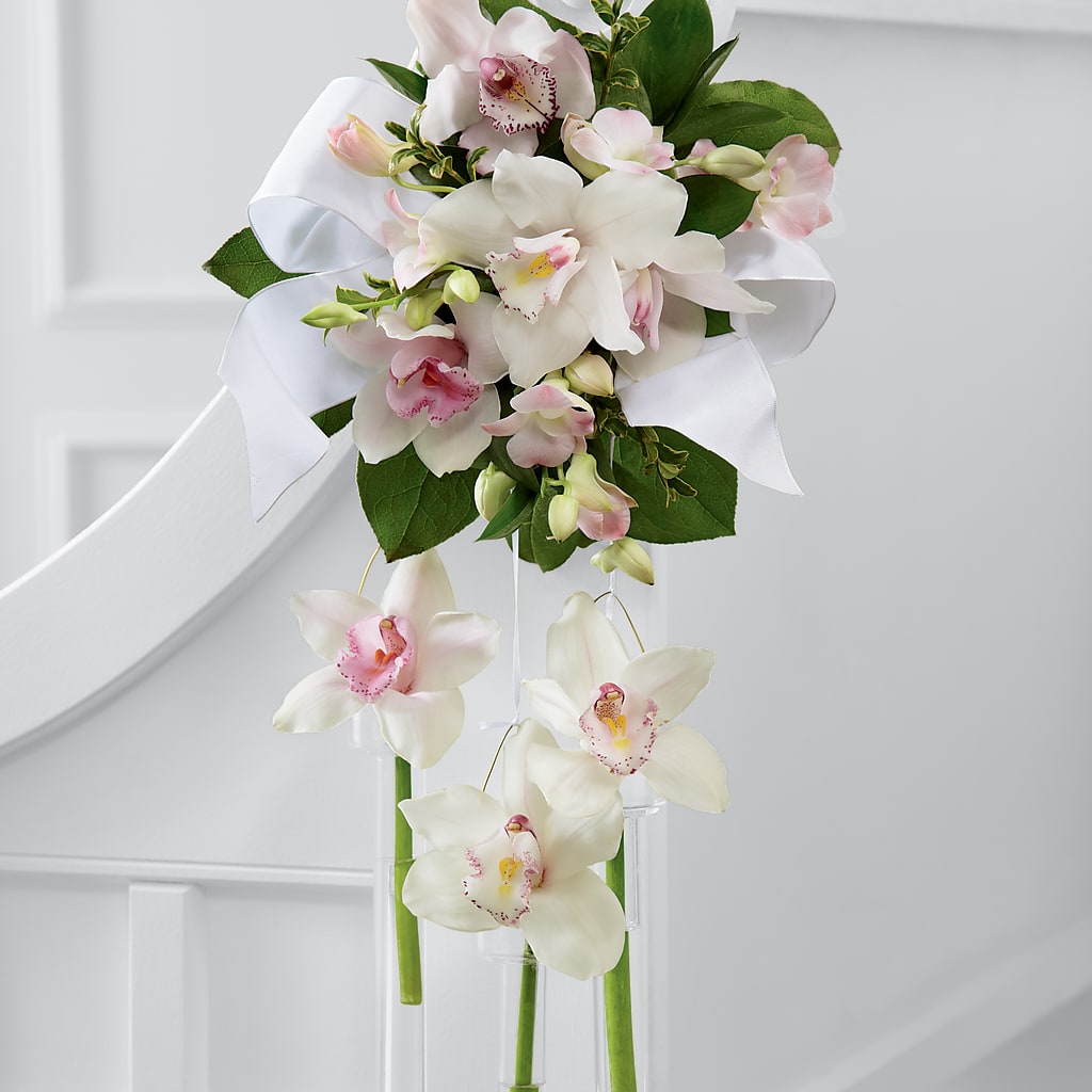 Perfect Entrance Pew Arrangement – Depot Des Fleurs, Montreal PQ