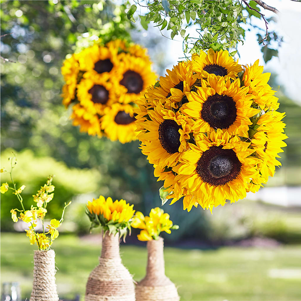 Sublime Garden Hanging Arrangement – Depot Des Fleurs, Montreal PQ