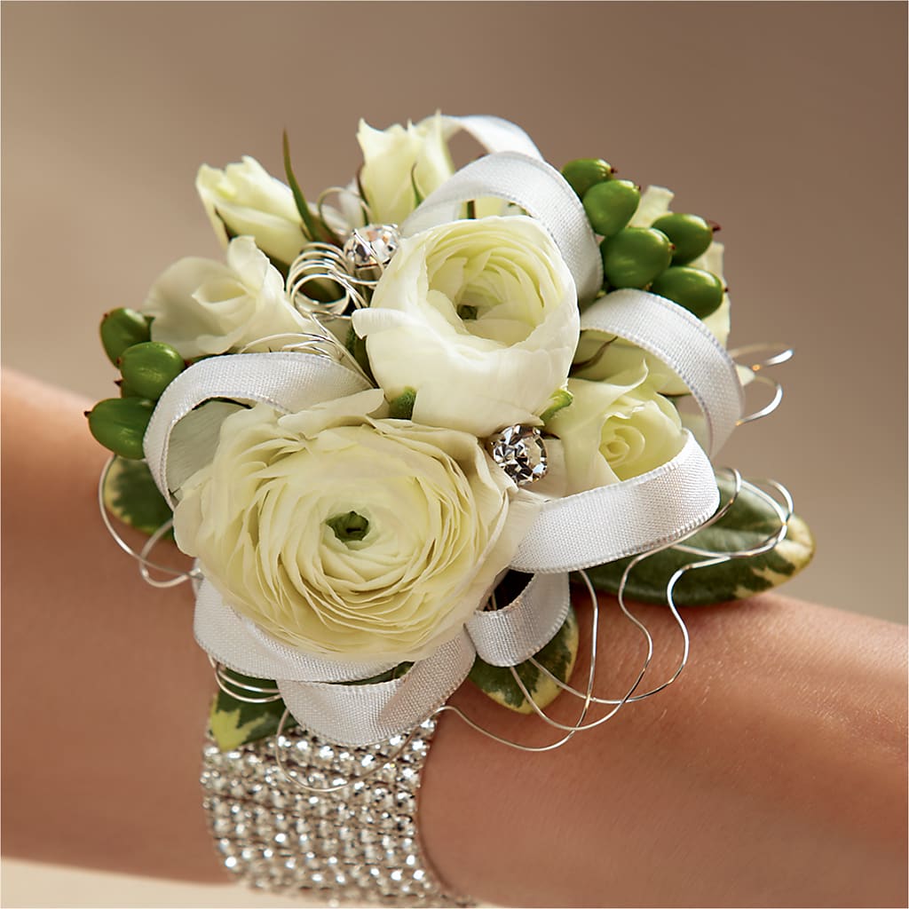 White Wedding Corsage – Depot Des Fleurs, Montreal PQ