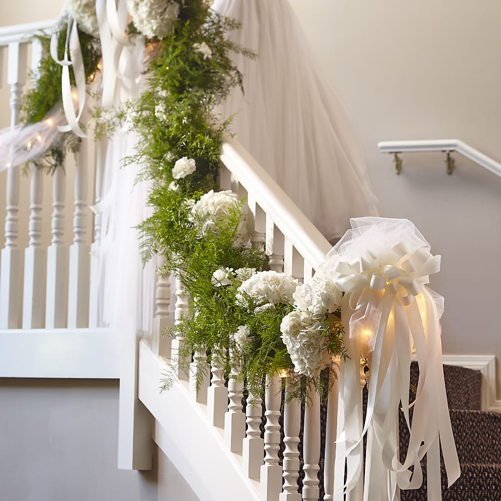Champagne Dreams Garland – Depot Des Fleurs, Montreal PQ