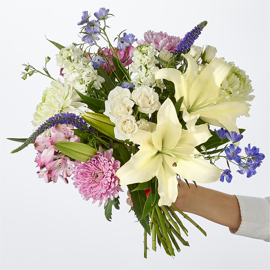 Winter Celebration Bouquet –  Depot Des Fleurs, Montreal PQ