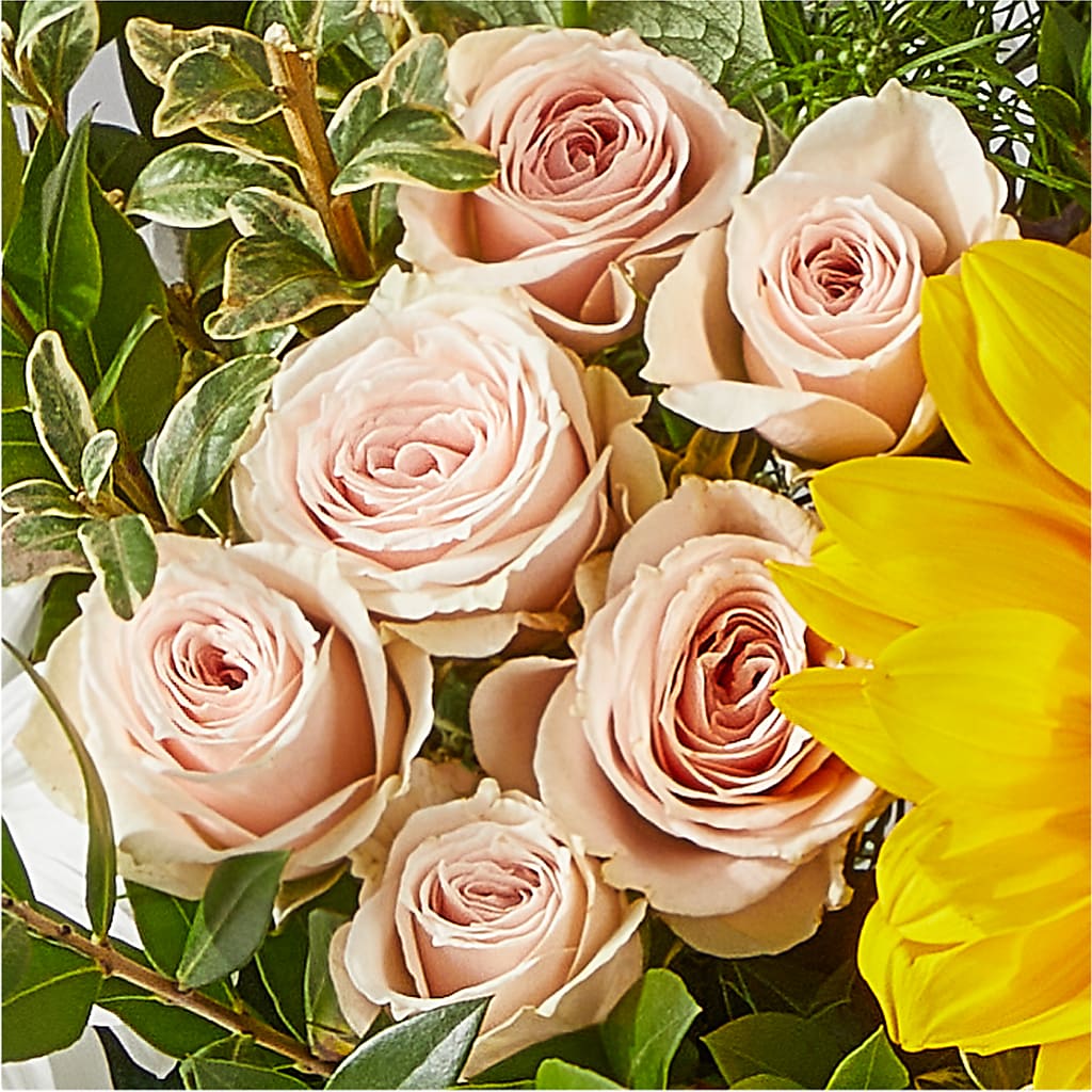 The Good Life Bouquet –  Depot Des Fleurs, Montreal PQ