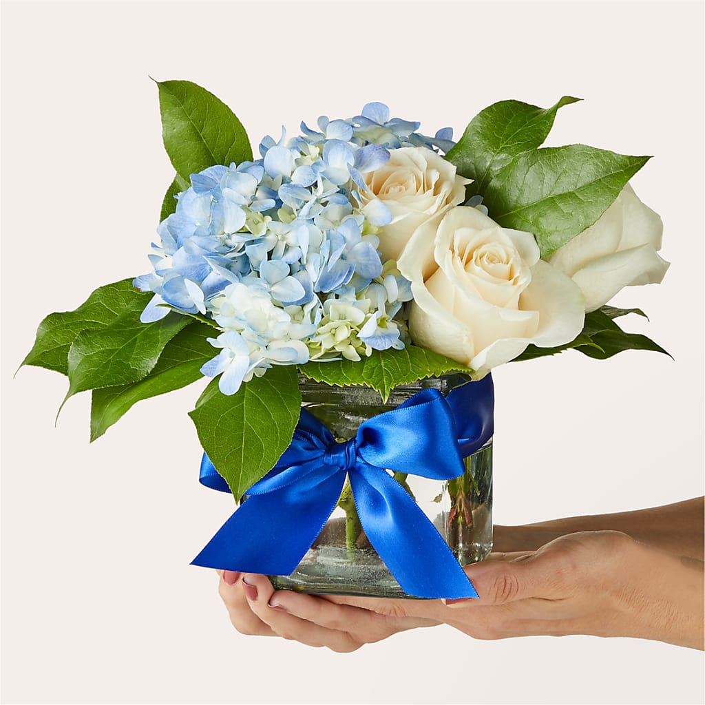 Sky Blue Delight Bouquet –  Depot Des Fleurs, Montreal PQ