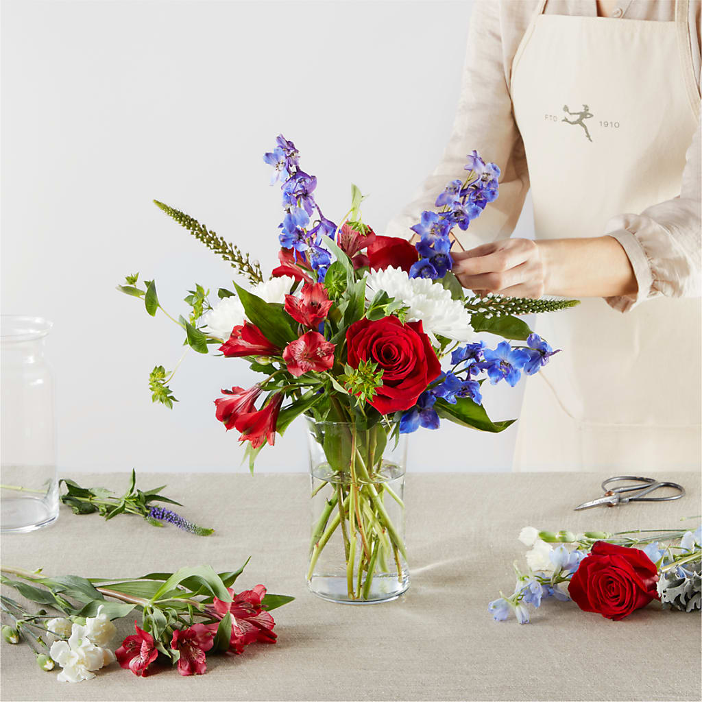 Star Spangled - A Florist Original –  Depot Des Fleurs, Montreal PQ