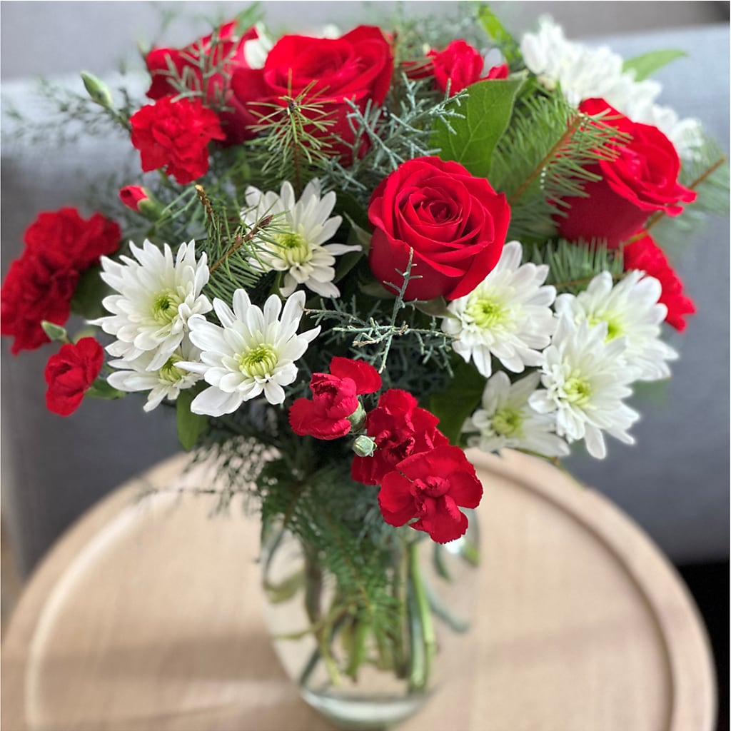 Seasonal Magic Bouquet –  Depot Des Fleurs, Montreal PQ