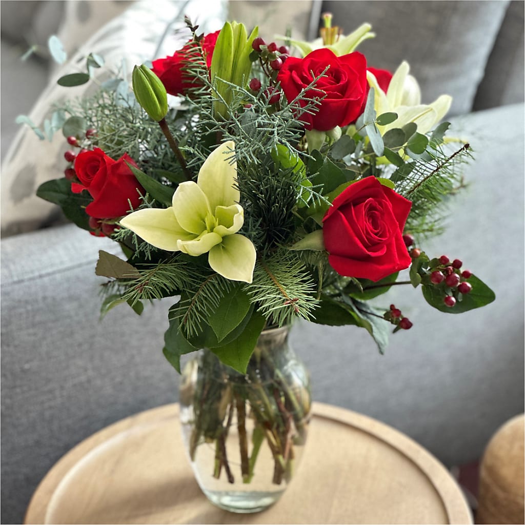 Glittering Lights Bouquet –  Depot Des Fleurs, Montreal PQ