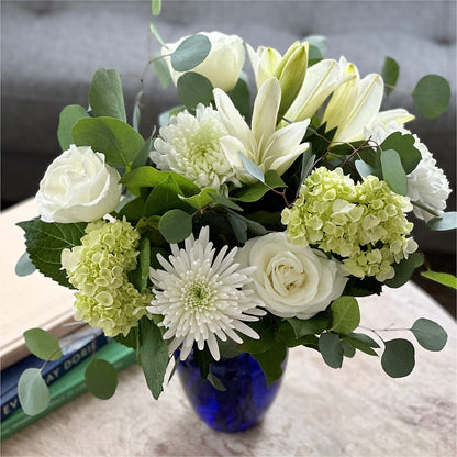 Snowy Dreams Bouquet –  Depot Des Fleurs, Montreal PQ