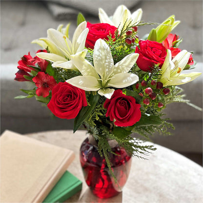 Evergreen Delight Bouquet –  Depot Des Fleurs, Montreal PQ