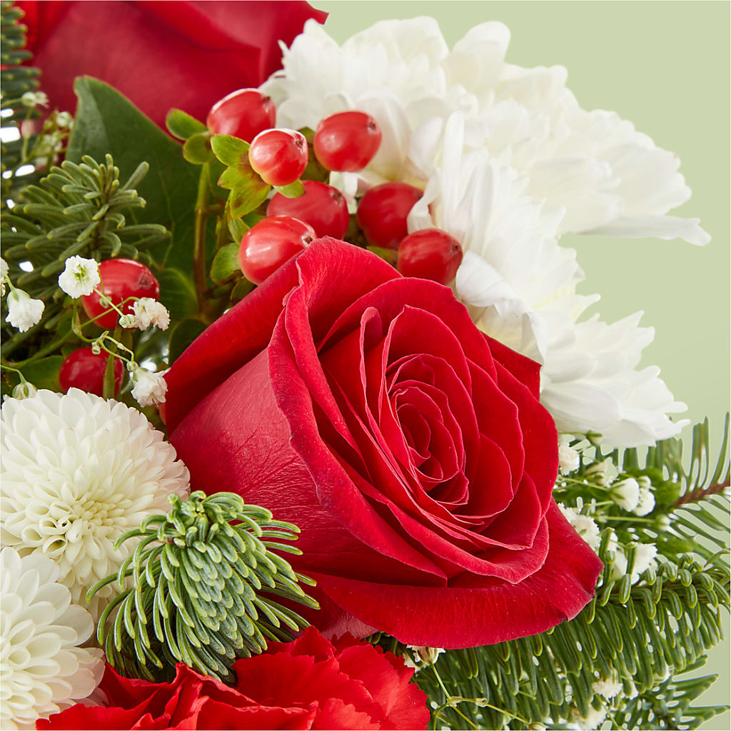 Chance of Flurries Bouquet –  Depot Des Fleurs, Montreal PQ