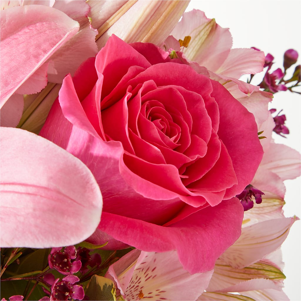 Lucky in Love Bouquet –  Depot Des Fleurs, Montreal PQ