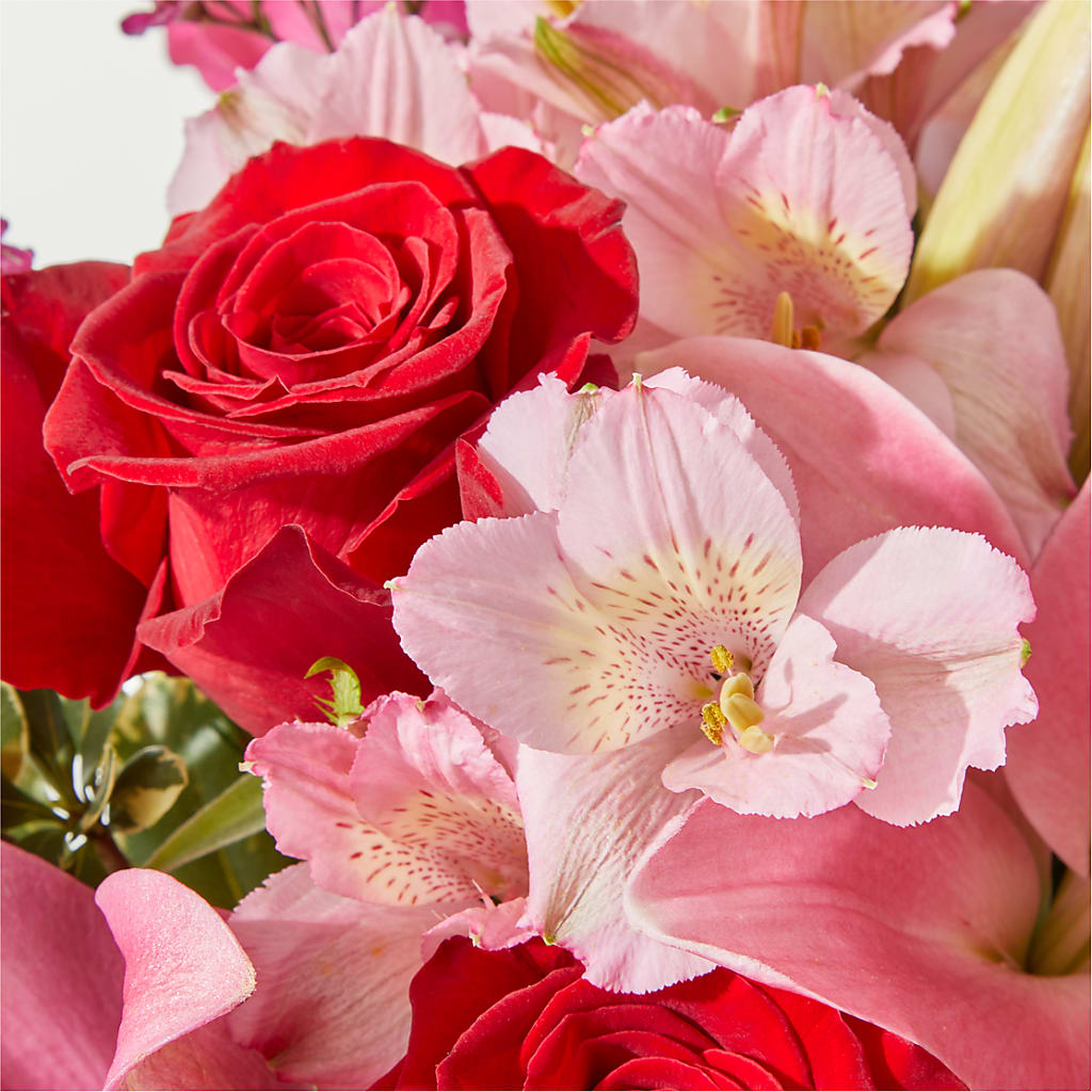 Lucky in Love Bouquet –  Depot Des Fleurs, Montreal PQ