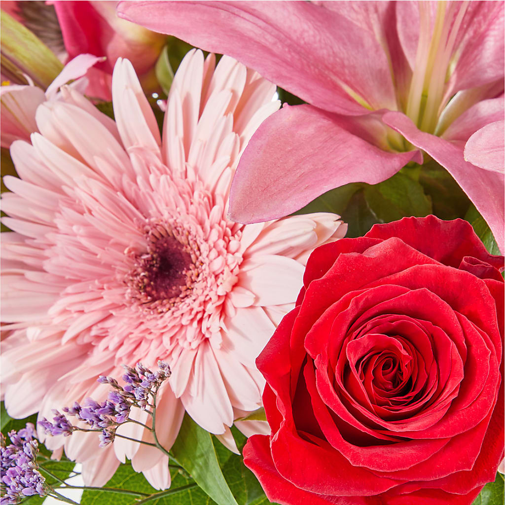 Lots of Love Bouquet –  Depot Des Fleurs, Montreal PQ