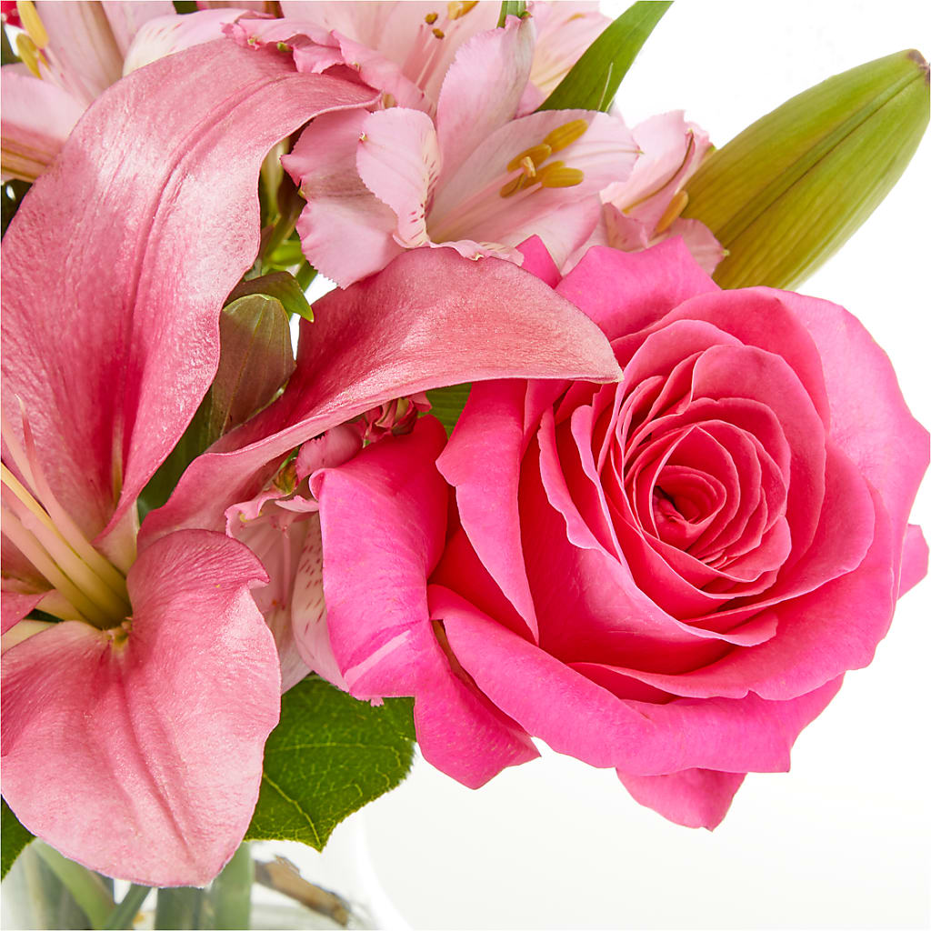 Lots of Love Bouquet –  Depot Des Fleurs, Montreal PQ