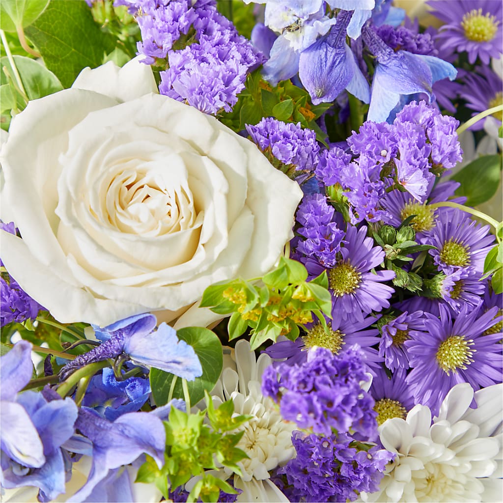 Genuine Gestures Bouquet –  Depot Des Fleurs, Montreal PQ