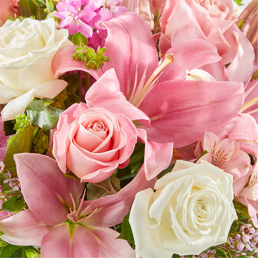 Ethereal Beauty Bouquet –  Depot Des Fleurs, Montreal PQ