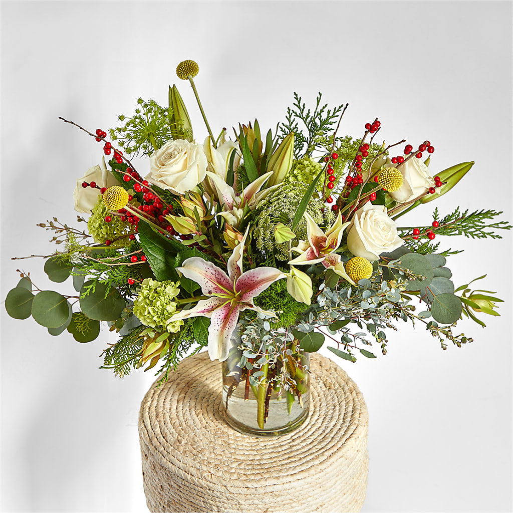 Berry & Bright Bouquet –  Depot Des Fleurs, Montreal PQ