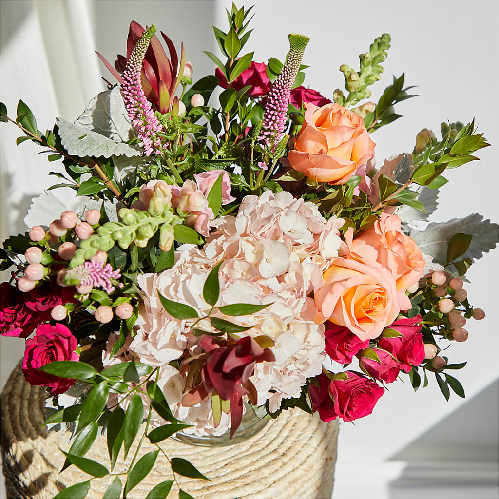 Glitz & Glam Bouquet –  Depot Des Fleurs, Montreal PQ