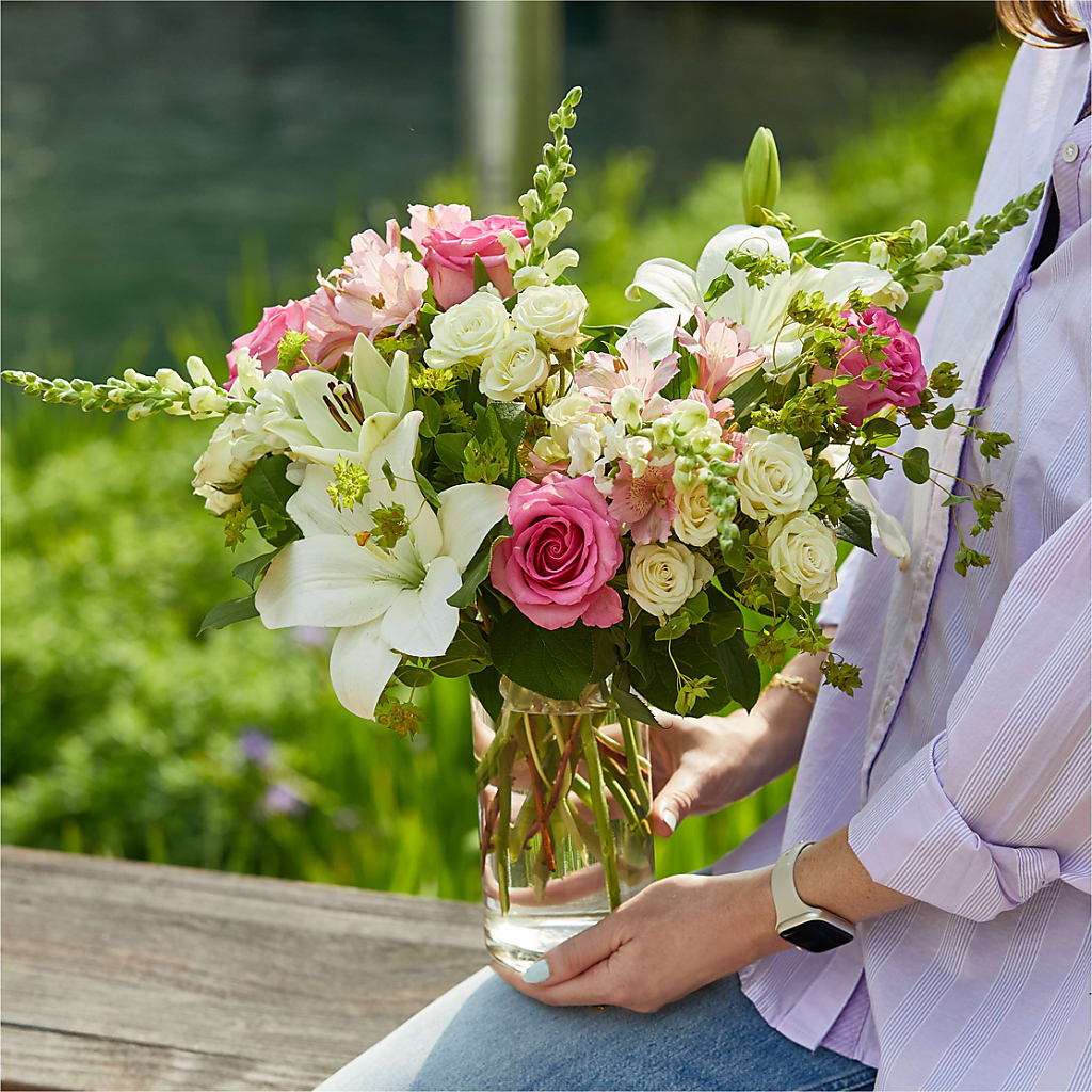 Fondly Bouquet –  Depot Des Fleurs, Montreal PQ