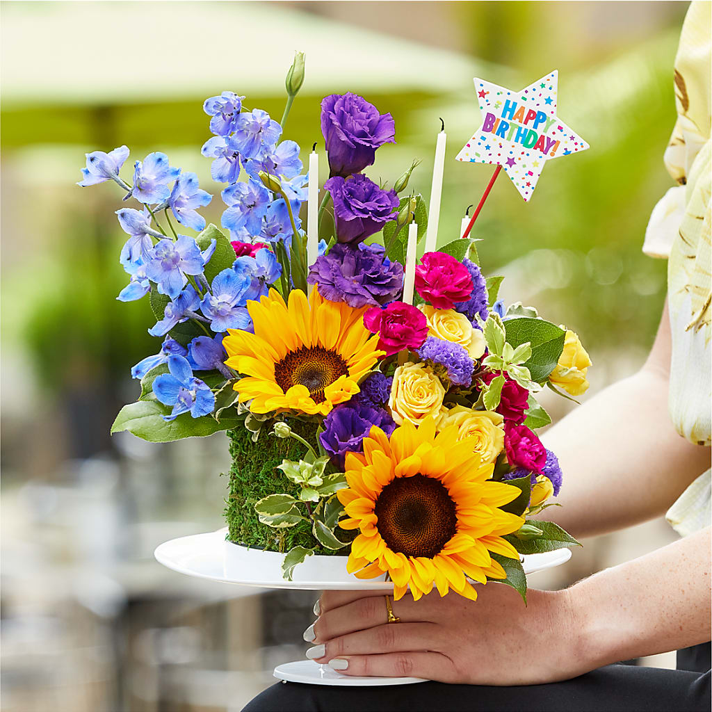 Star of the Day Floral Cake –  Depot Des Fleurs, Montreal PQ